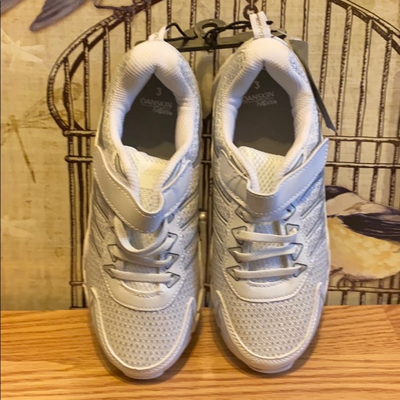 girls tennis shoes size 3